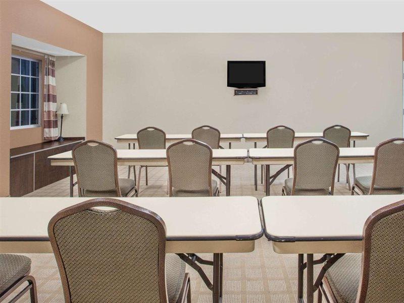 Microtel Inn & Suites By Wyndham Manchester - Newly Renovated מראה חיצוני תמונה