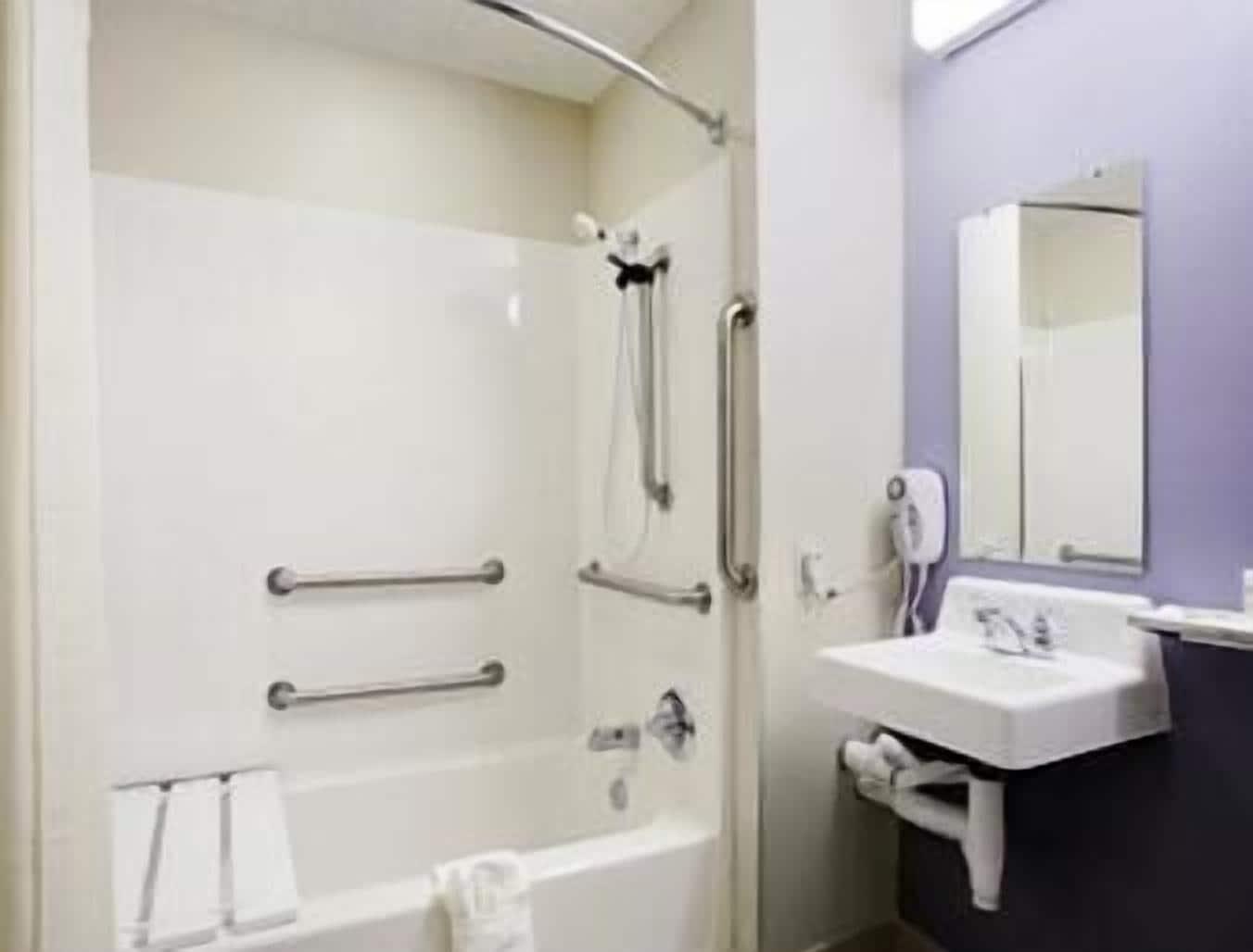 Microtel Inn & Suites By Wyndham Manchester - Newly Renovated מראה חיצוני תמונה