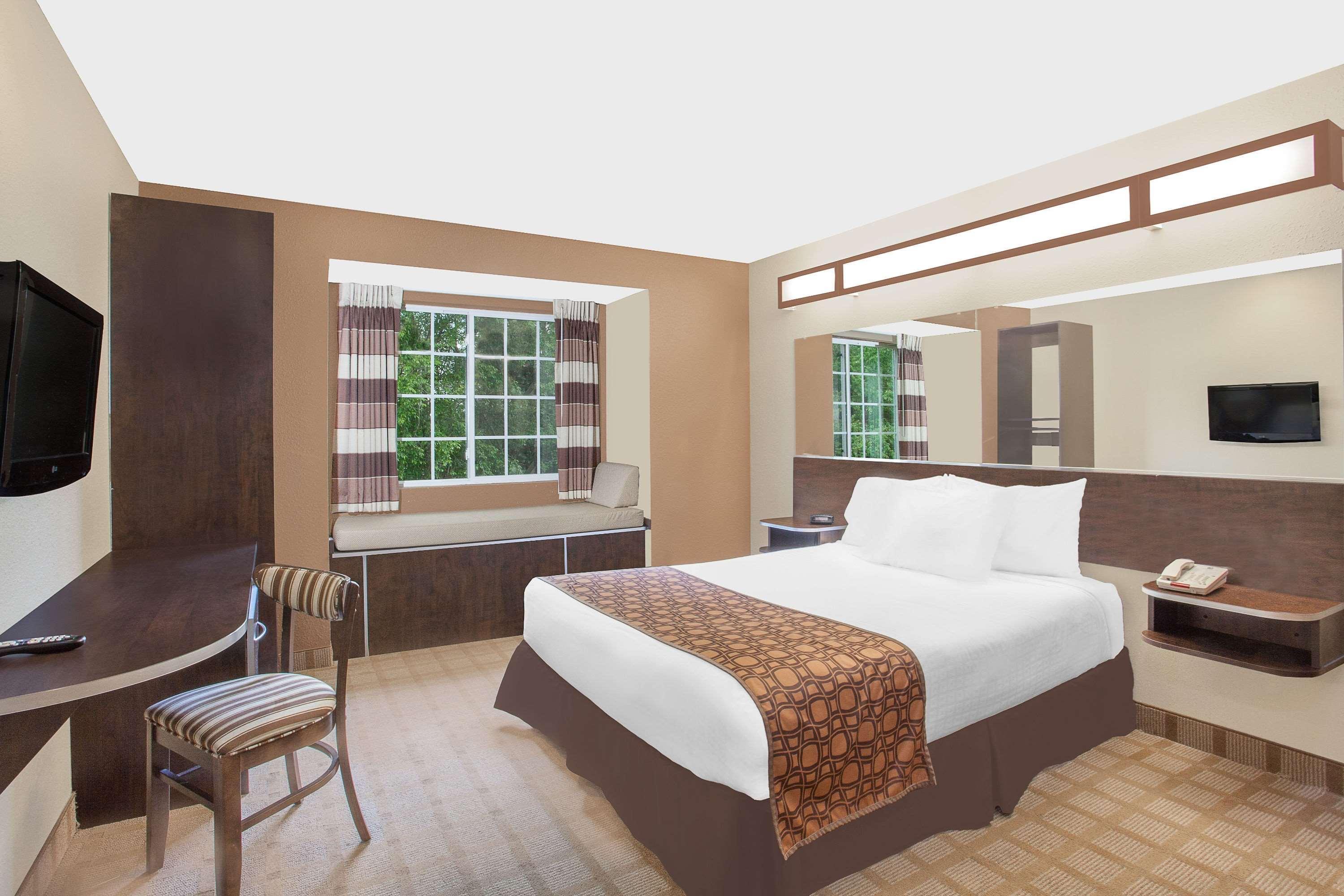 Microtel Inn & Suites By Wyndham Manchester - Newly Renovated מראה חיצוני תמונה
