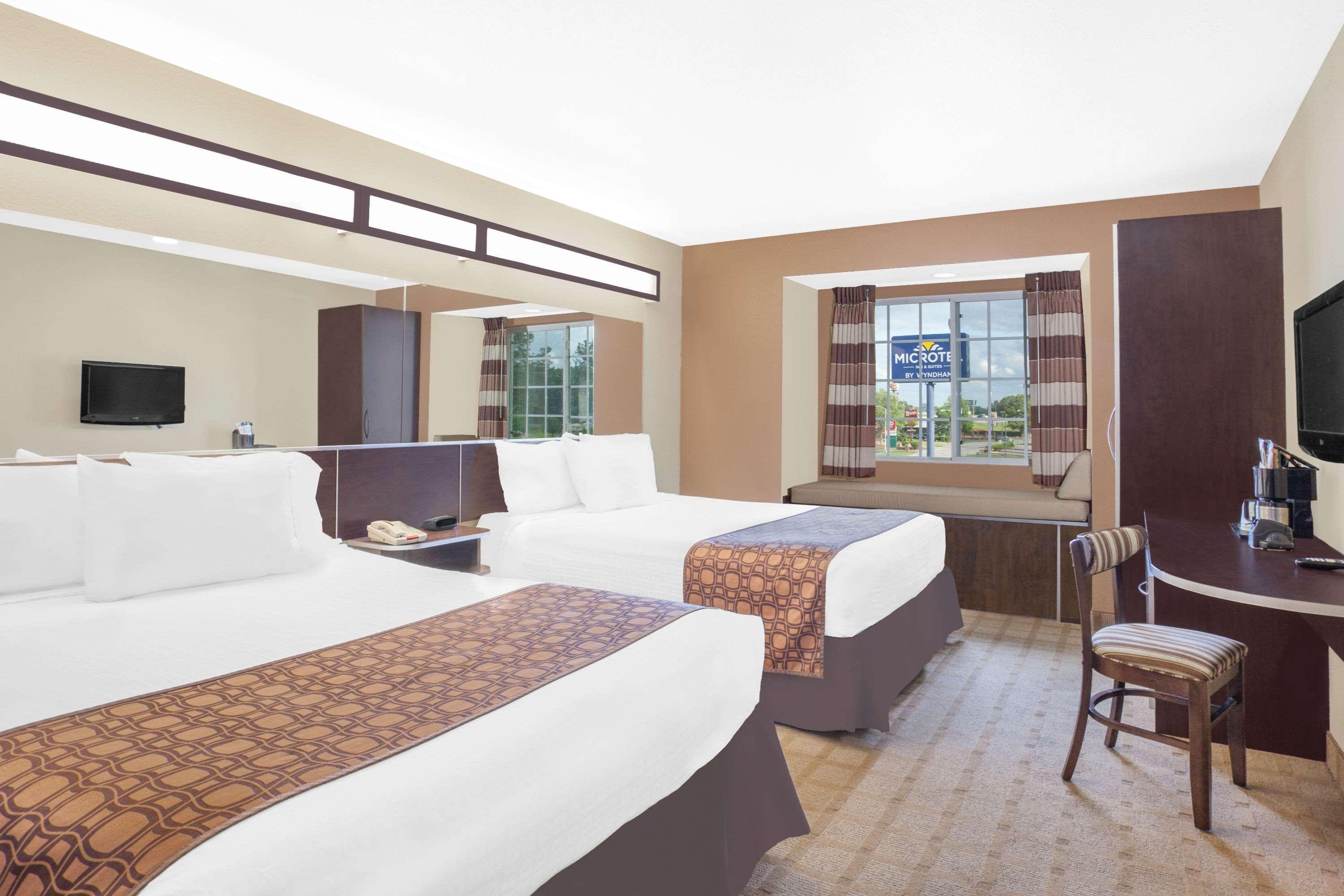 Microtel Inn & Suites By Wyndham Manchester - Newly Renovated מראה חיצוני תמונה