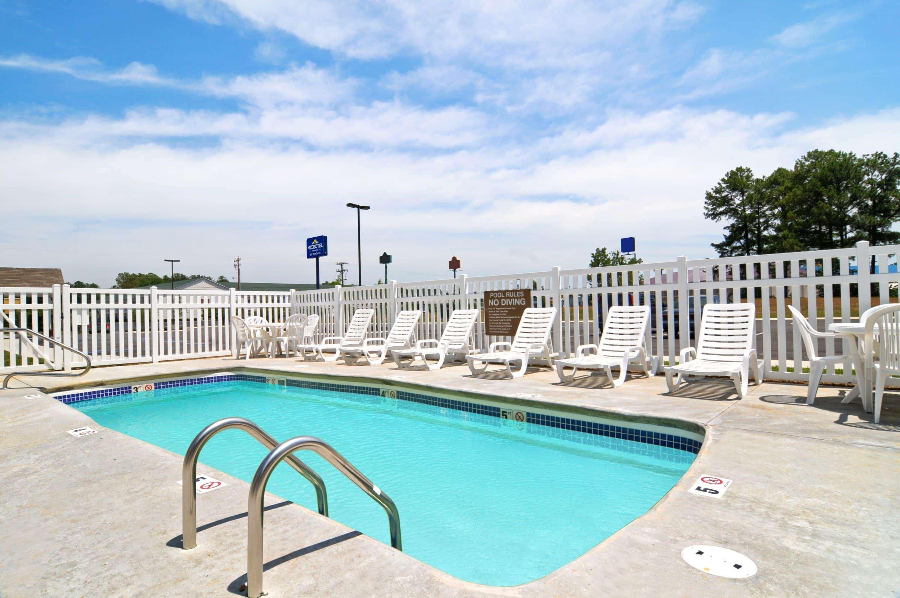 Microtel Inn & Suites By Wyndham Manchester - Newly Renovated מראה חיצוני תמונה