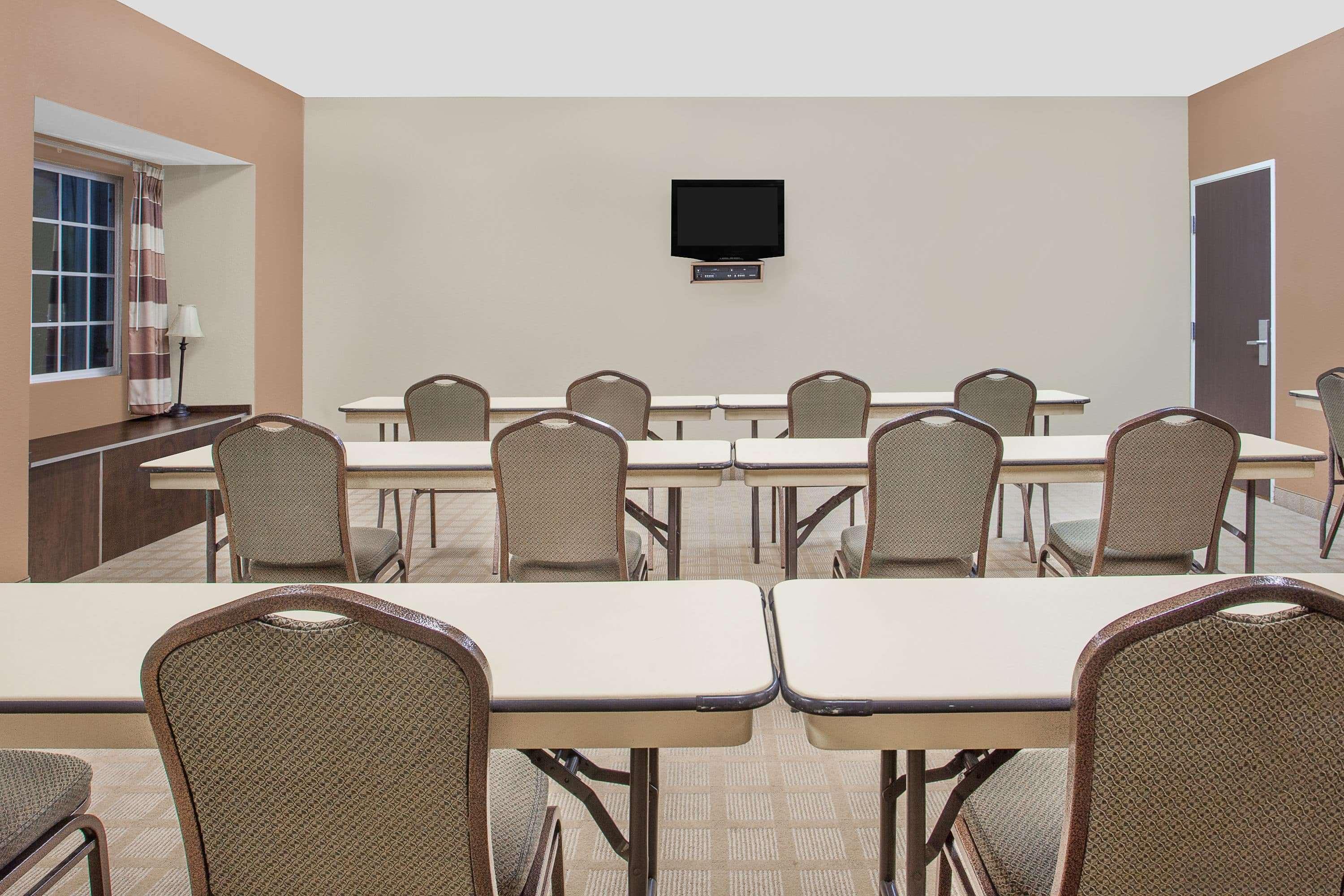 Microtel Inn & Suites By Wyndham Manchester - Newly Renovated מראה חיצוני תמונה
