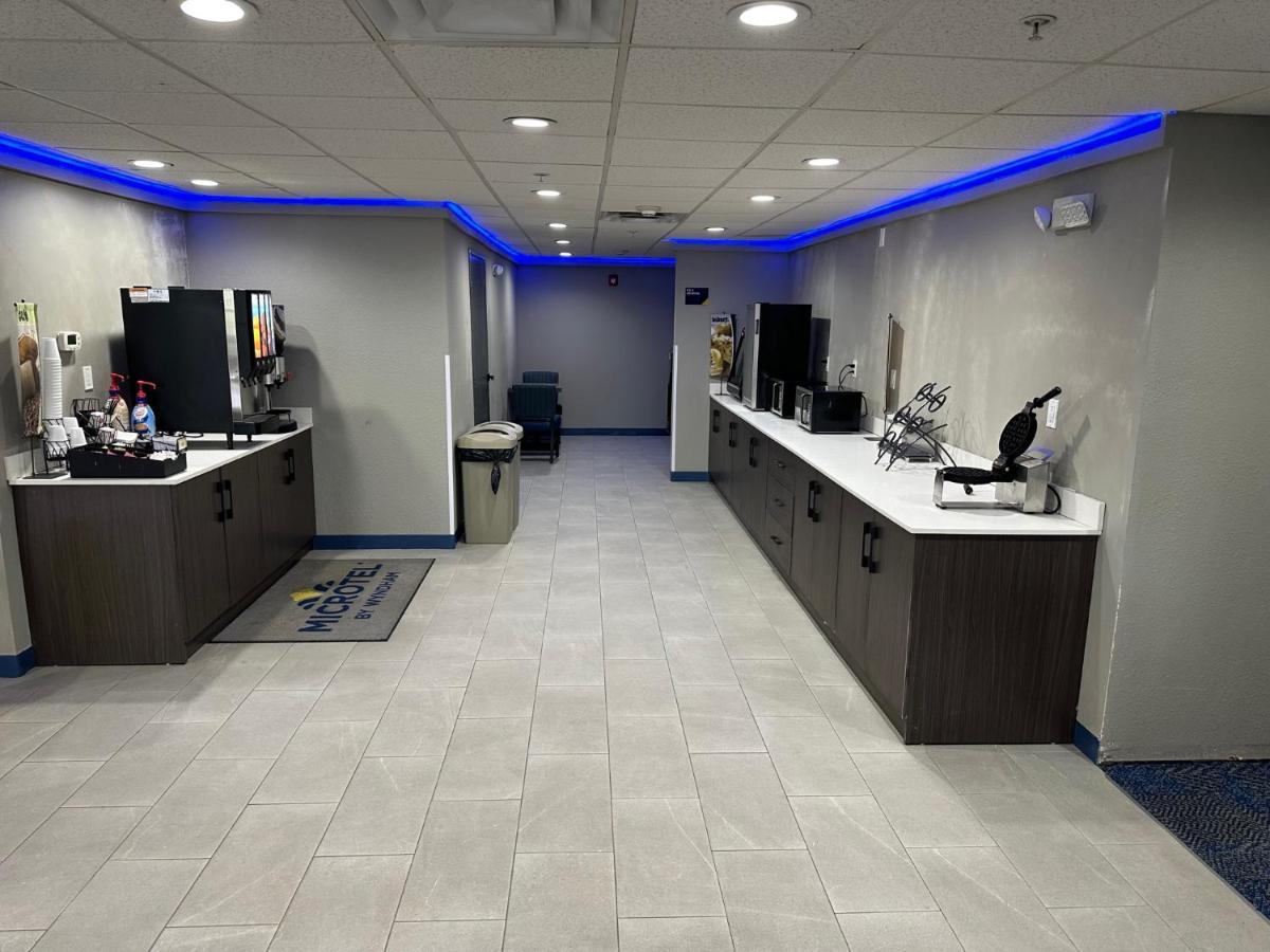 Microtel Inn & Suites By Wyndham Manchester - Newly Renovated מראה חיצוני תמונה