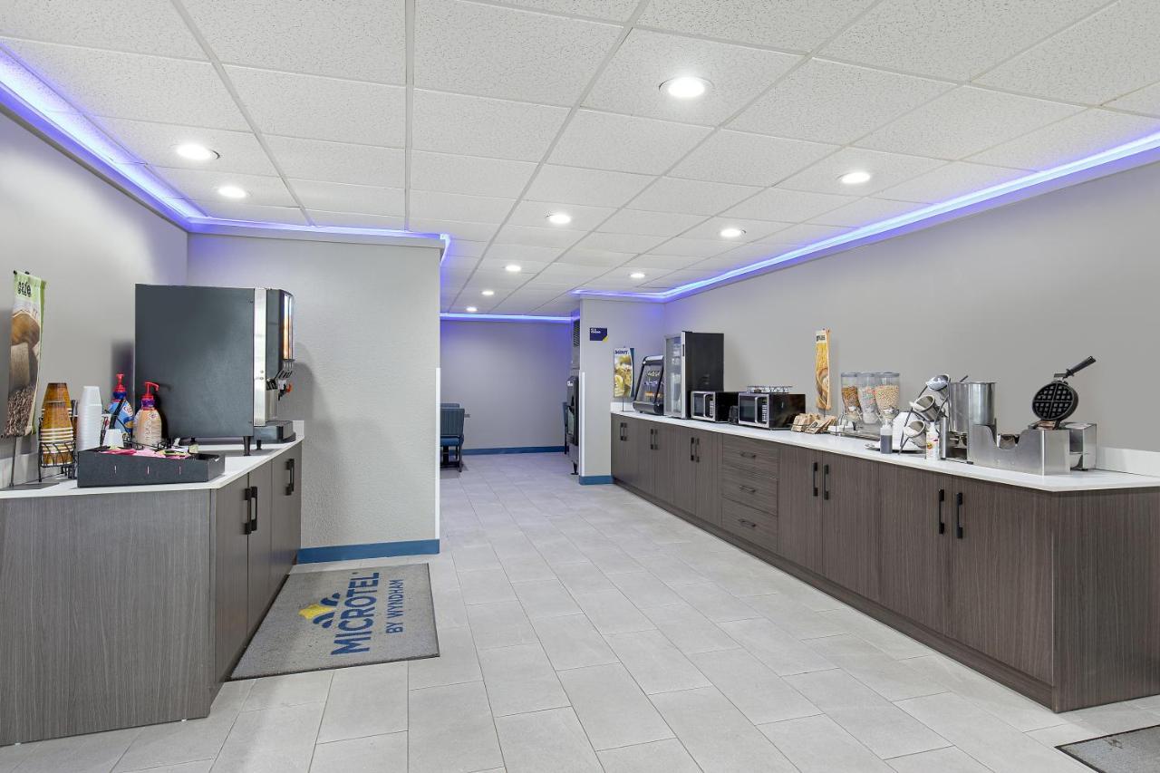 Microtel Inn & Suites By Wyndham Manchester - Newly Renovated מראה חיצוני תמונה