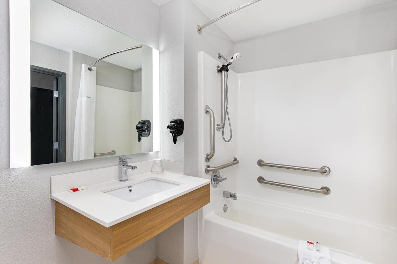 Microtel Inn & Suites By Wyndham Manchester - Newly Renovated מראה חיצוני תמונה