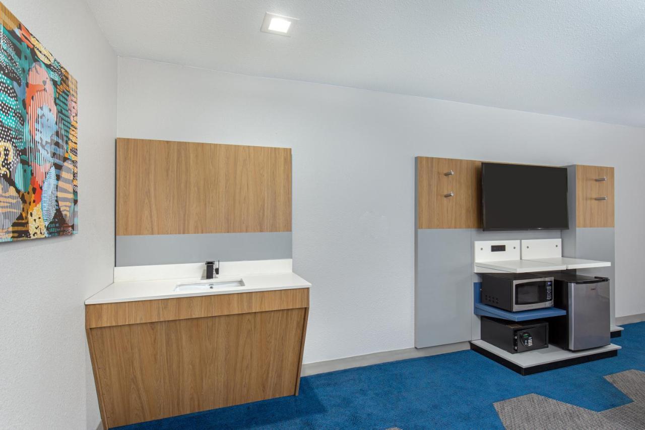 Microtel Inn & Suites By Wyndham Manchester - Newly Renovated מראה חיצוני תמונה